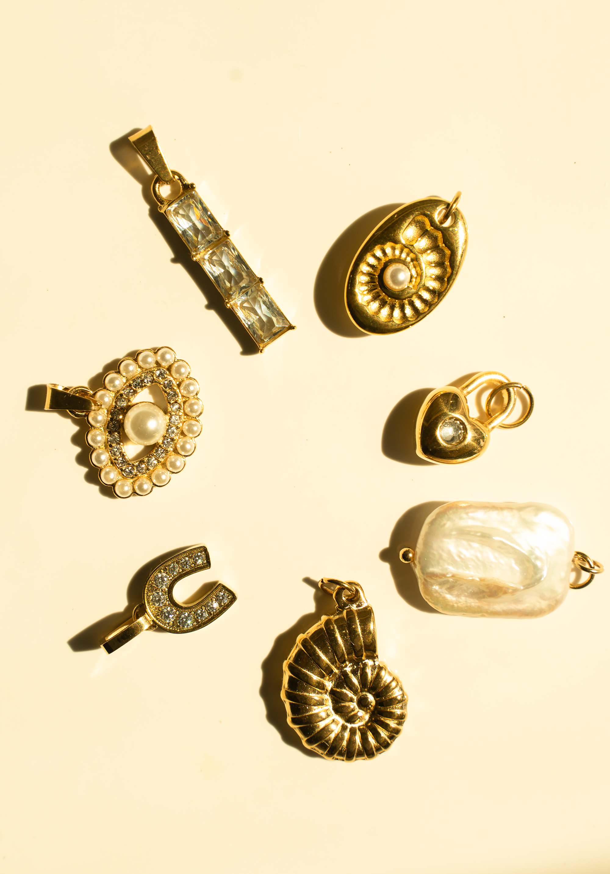 HORSE SHOE Charm